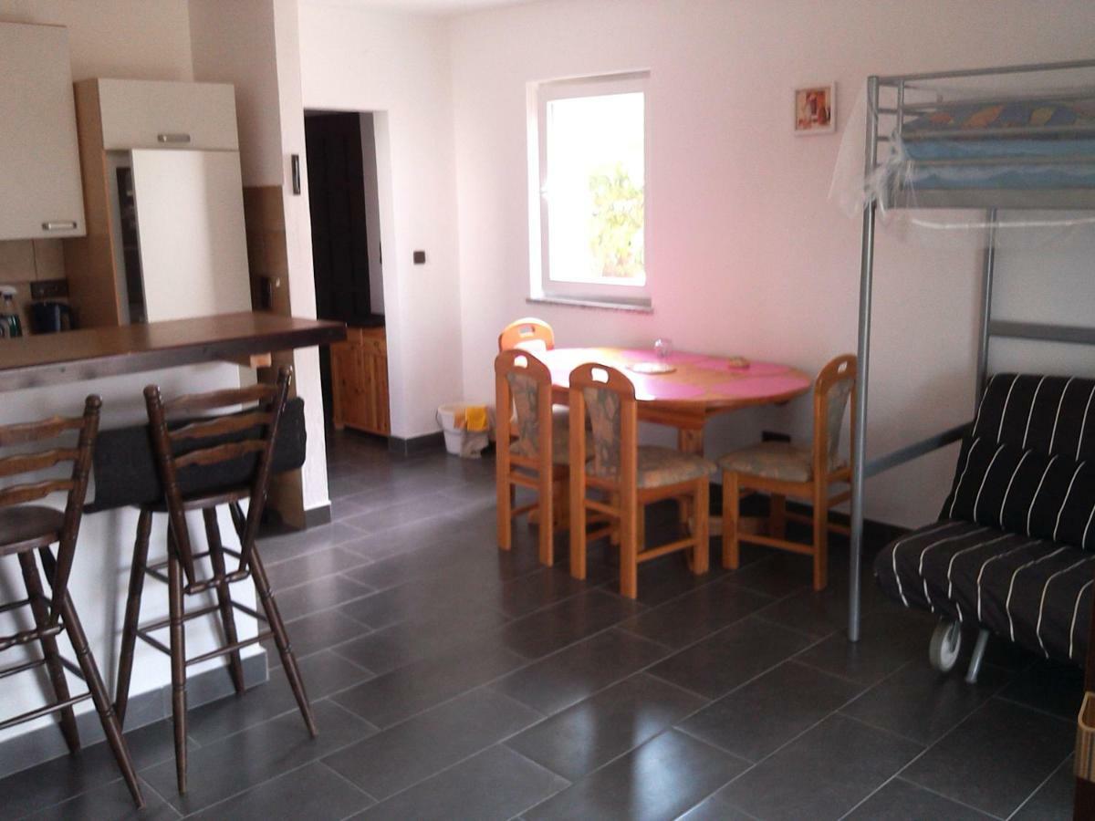 Ferienwohnung-Apartment Bootsliegeplatz Nach Anfrage Povljana Exterior foto